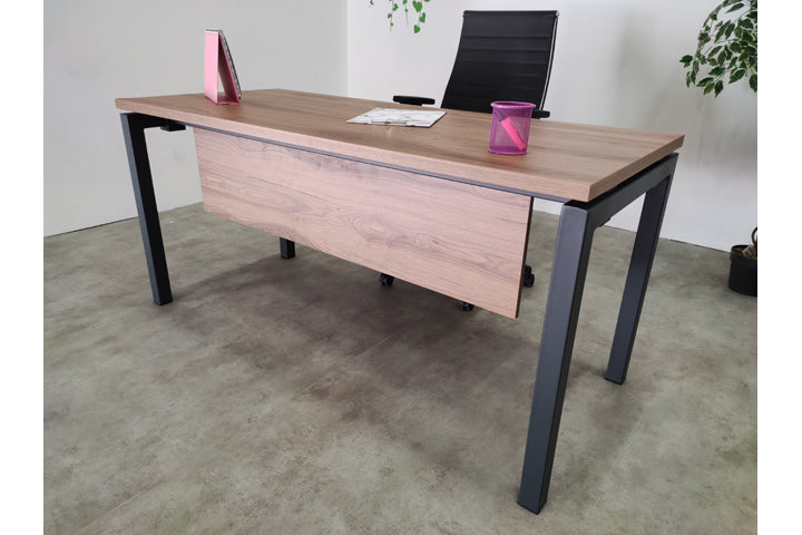 שולחן משרדי רוחב 180 ס``מ Moto Ps צבע חום UD סינר חום